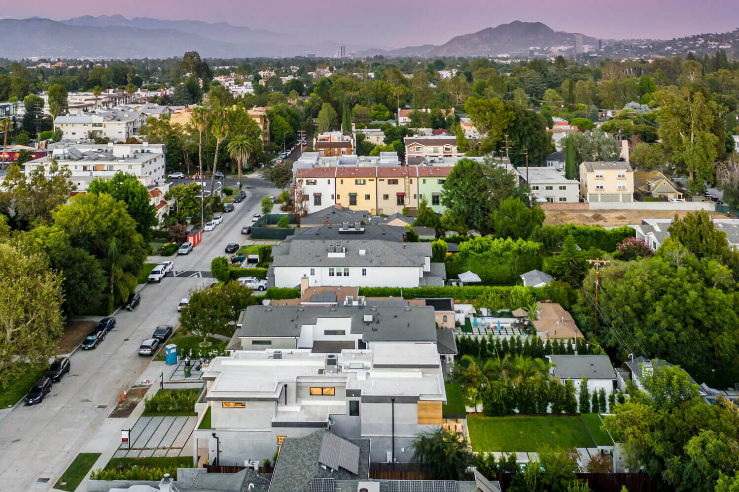 カリフォルニアでの不動産投資対象となる住宅エリアの外観写真